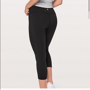 Lululemon Wunder Under Ankle Crop LIKE NEW!!